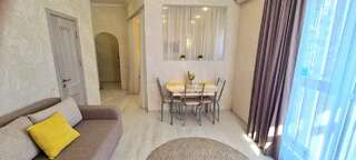 Гостиница  Гостиница Парк Отель Севастополь Четырехместный семейный номер с двумя зонами отдыха спальня и гостиная-7