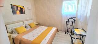 Гостиница  Гостиница Парк Отель Севастополь Четырехместный семейный номер с двумя зонами отдыха спальня и гостиная-4