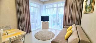 Гостиница  Гостиница Парк Отель Севастополь Четырехместный семейный номер с двумя зонами отдыха спальня и гостиная-9