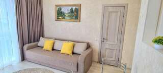 Гостиница  Гостиница Парк Отель Севастополь Четырехместный семейный номер с двумя зонами отдыха спальня и гостиная-6